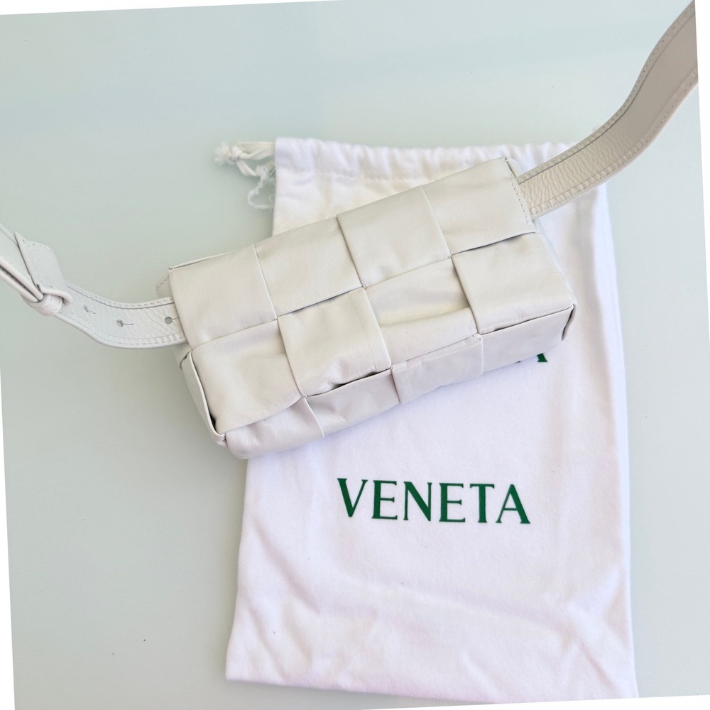 Bottega Veneta Cassette Belt Bag White Maxi Intrecciato Leather 651053 - Picture 2 of 15